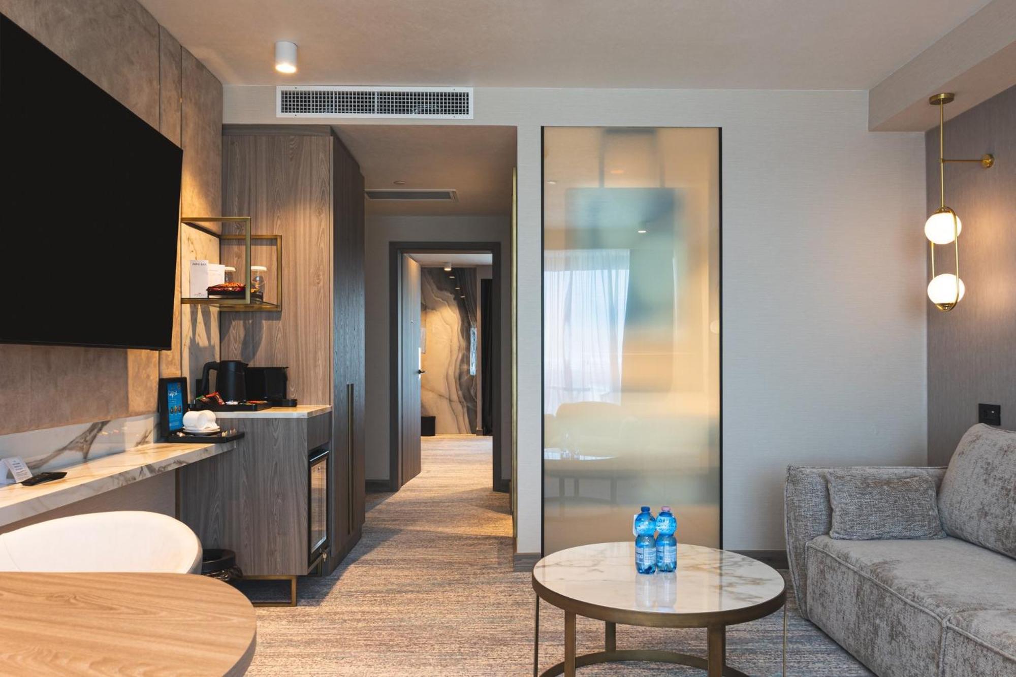 Hotel Crowne Plaza Constanta - By Ihg 4*
