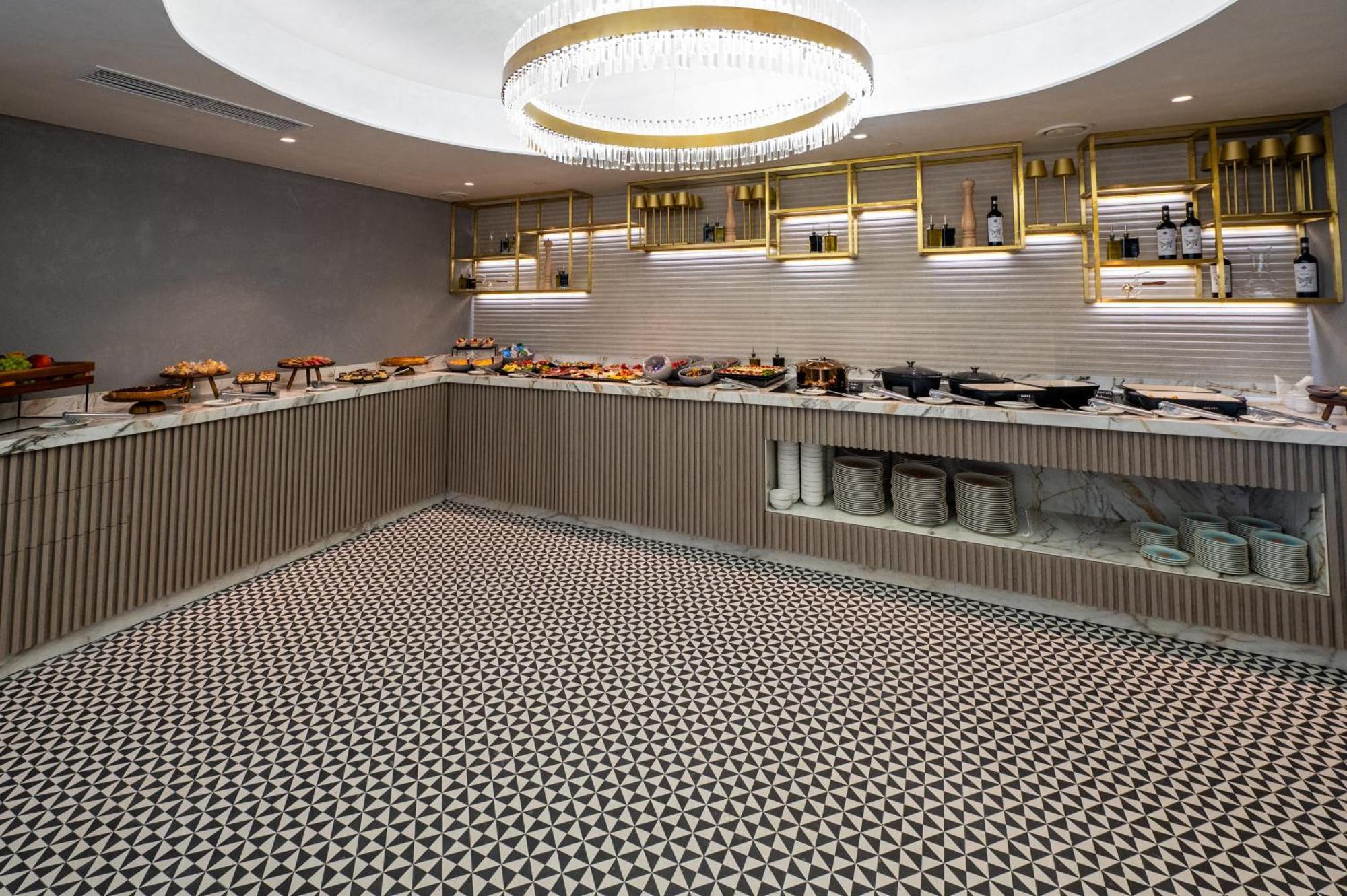 Crowne Plaza Constanta - By Ihg Hotel 4*